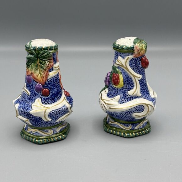 Fitz and Floyd Classics Fruit and Flower Salt and Pepper Shakers Grapes Berries - Picture 2 of 7